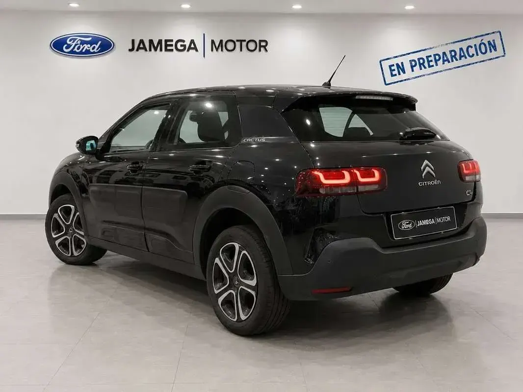 Usado Citroën C4 Cactus Feel 99 CV (72 kW) 2020 Negro Utilitario