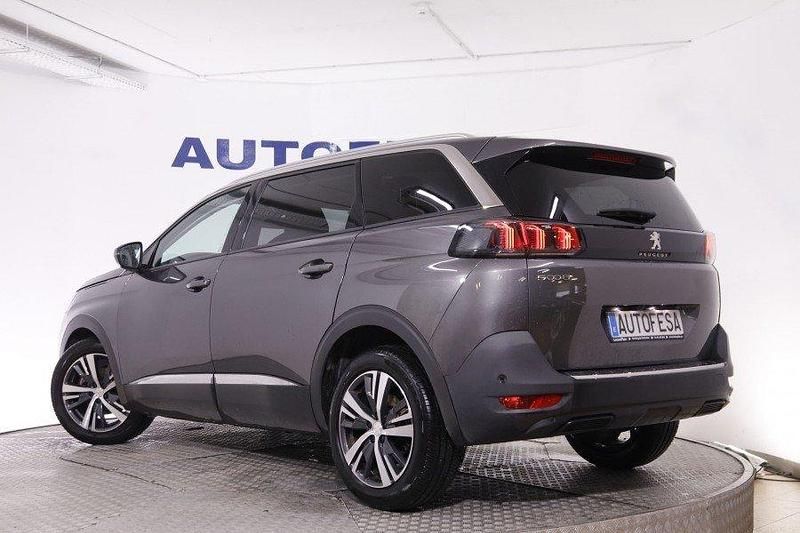 Usado Peugeot 5008 Allure 130 CV (95 kW) 2020 Gris SUV