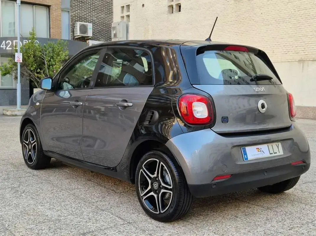 Usado Smart ForFour Electric Drive Pulse 60 kW (82 CV) 2020 Gris Utilitario