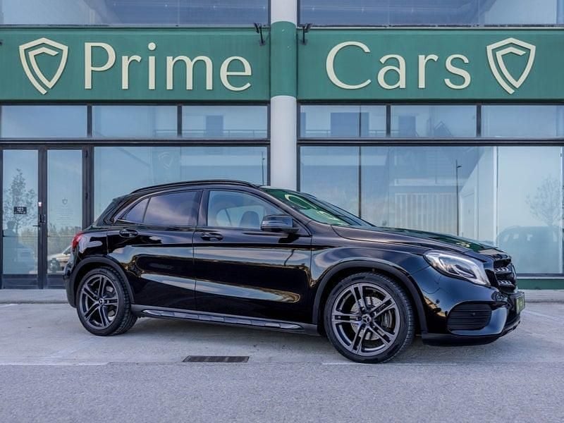 Usado Mercedes GLA220 AMG line 177 CV (130 kW) 2017 Negro SUV