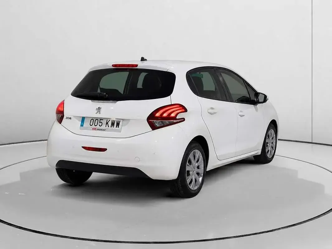 Usado Peugeot 208 Active 83 CV (61 kW) 2019 Blanco Utilitario