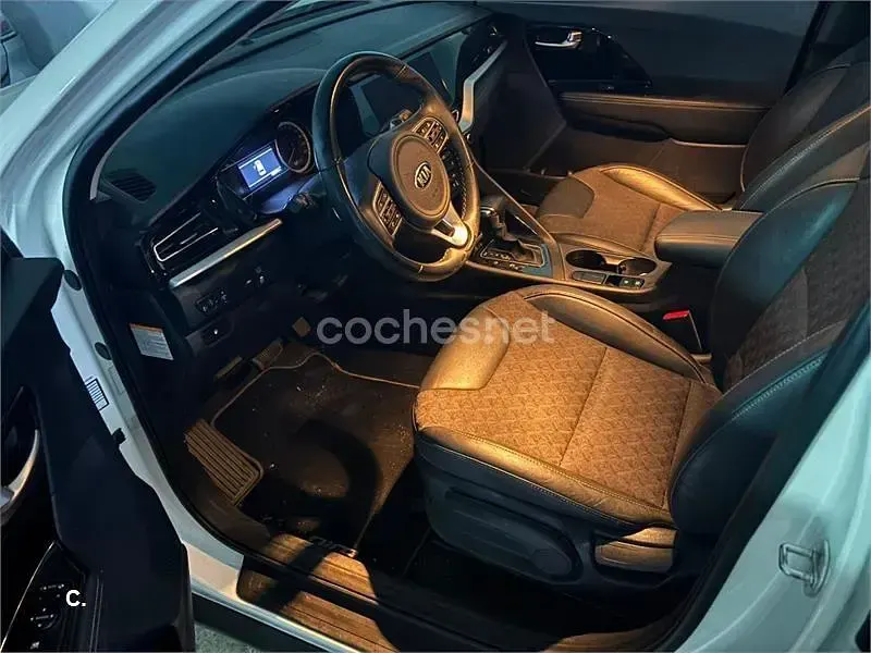 Usado Kia Niro 141 CV (103 kW) 2020 Blanco SUV