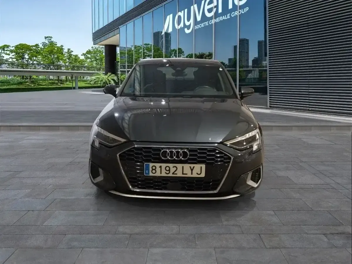 Usado Audi A3 Advanced Plus 150 CV (110 kW) 2022 Gris Berlina
