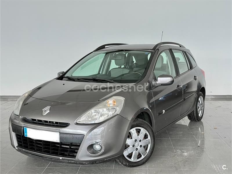 Gris / plata Usado 2010 Renault Clio GrandTour Familiar | 3200 € (Precio justo) - Imagen 1/4