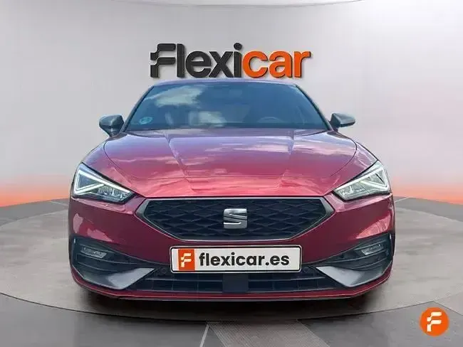 Usado Seat Leon Style 150 CV (110 kW) 2022 Rojo
