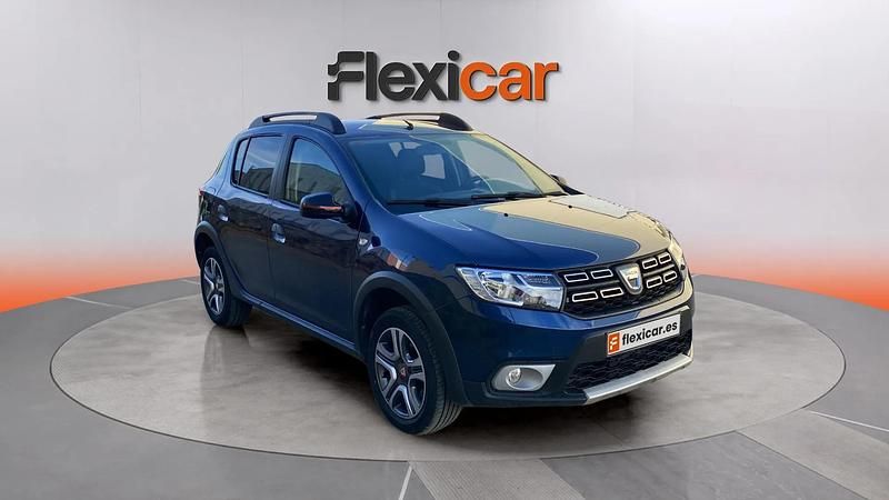 Usado Dacia Sandero Comfort 95 HP (69 kW) 2019 Azul Sedan
