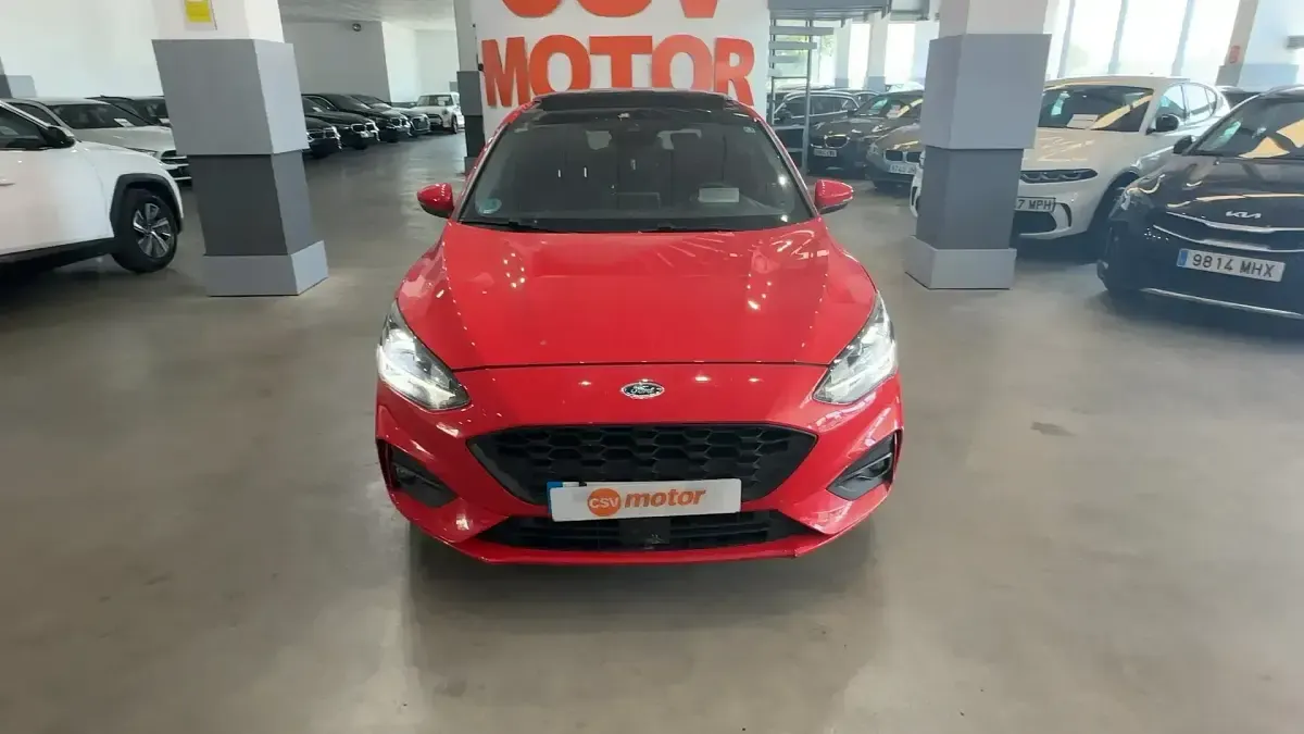 Usado Ford Focus ST-Line 125 CV (91 kW) 2020 Rojo Utilitario