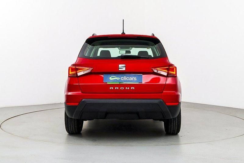 Usado Seat Arona Ecomotive 115 CV (84 kW) 2018 Rojo SUV