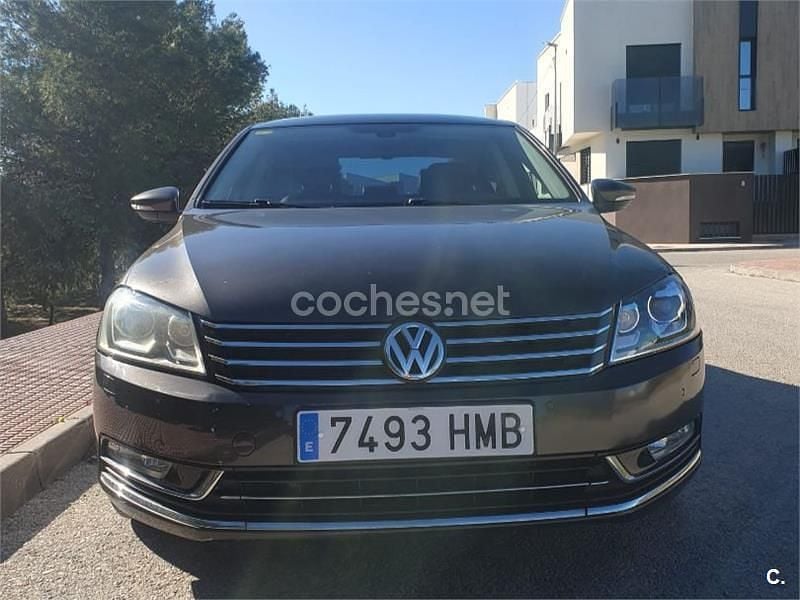 Usado VW Passat Highline 140 CV (102 kW) 2012 Negro Berlina