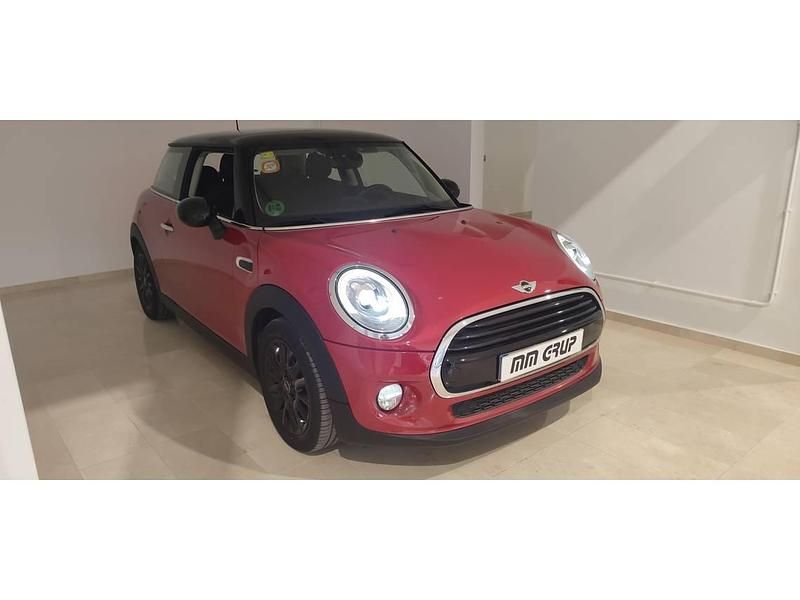 Usado Mini Cooper 136 CV (100 kW) 2017 Rojo Utilitario