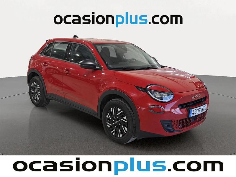 Usado Fiat 600 100 CV (73 kW) 2024 Rojo SUV