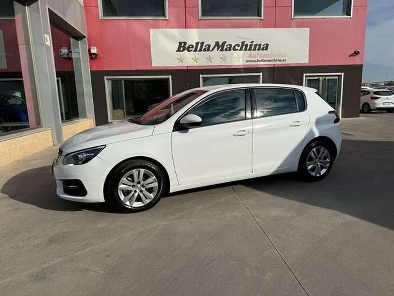 Usado Peugeot 308 Active 131 CV (96 kW) 2021 Blanco Utilitario