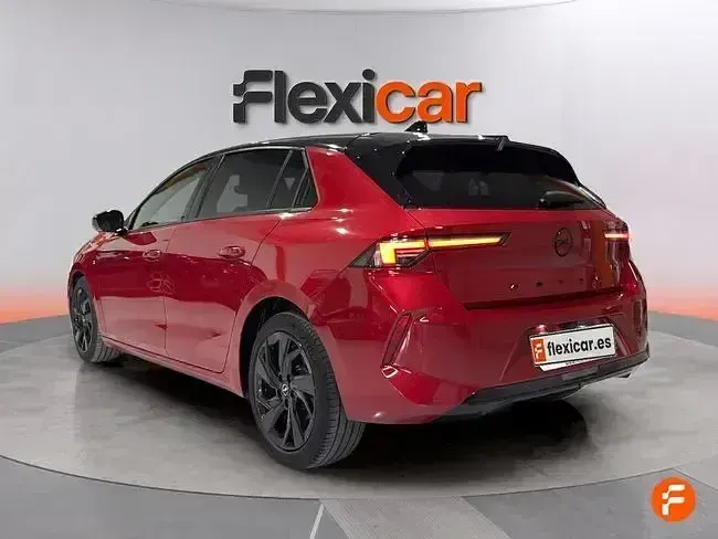 Usado Opel Astra Edition 130 CV (95 kW) 2022 Rojo Utilitario