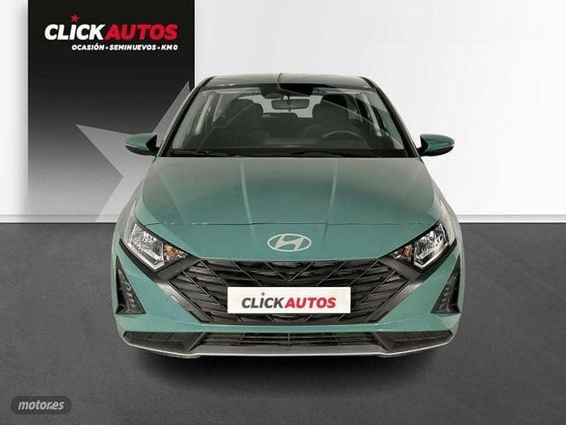 Usado Hyundai i20 85 CV (62 kW) 2024 Verde Utilitario