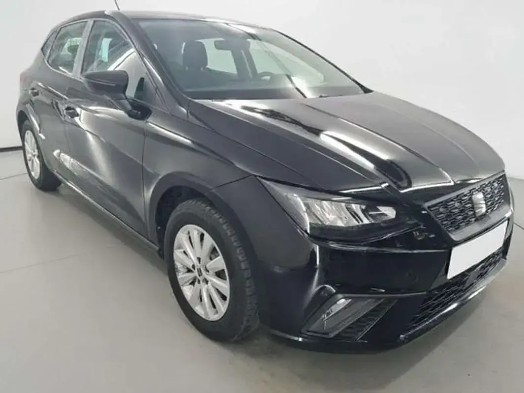 Usado Seat Ibiza Reference 80 CV (58 kW) 2022 Negro Utilitario
