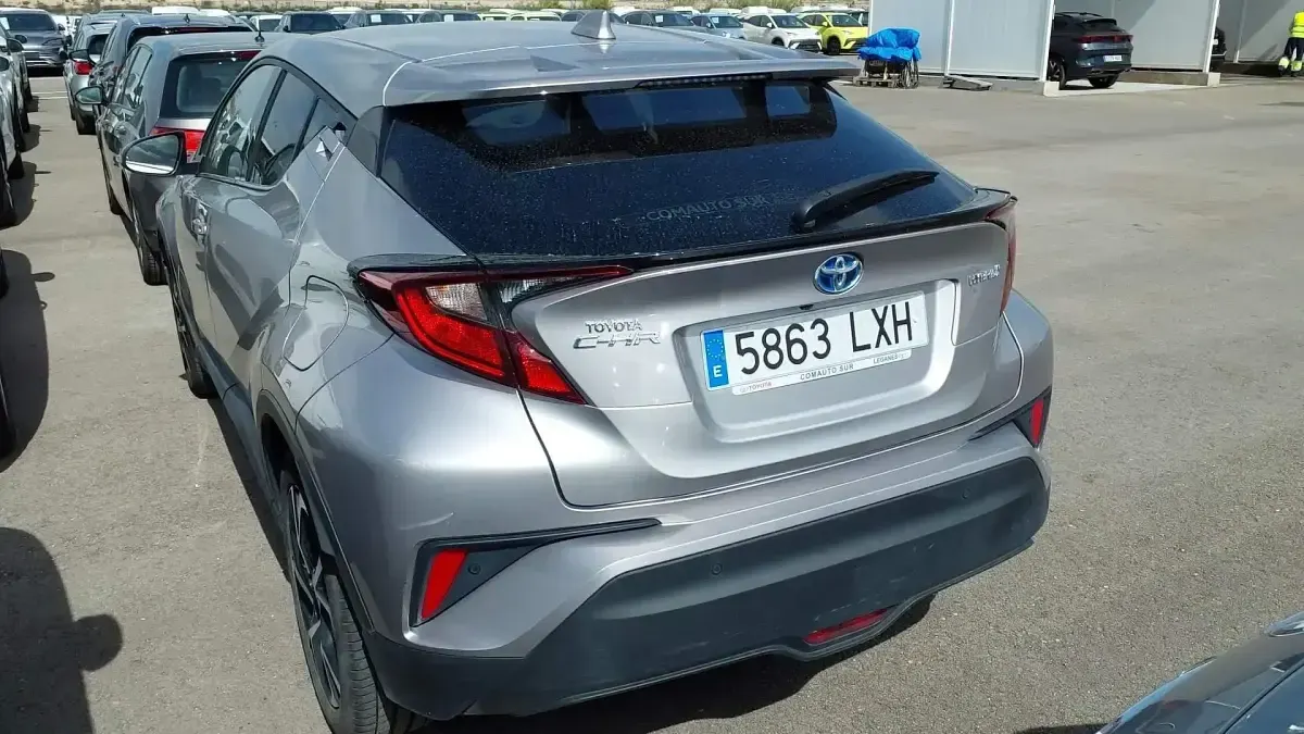 Usado Toyota C-HR Advance 122 CV (89 kW) 2022 Gris SUV