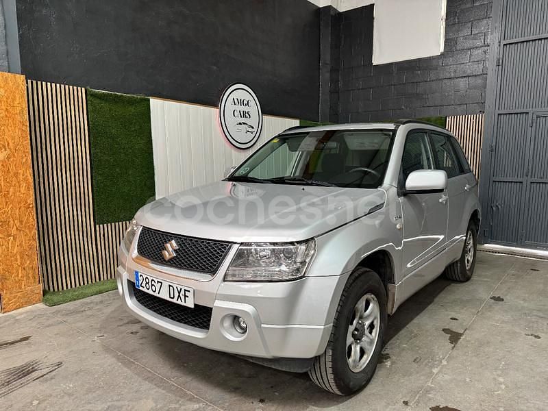 Gris / plata Usado 2006 Suzuki Grand Vitara SUV | 7000 € (Precio justo) - Imagen 1/4