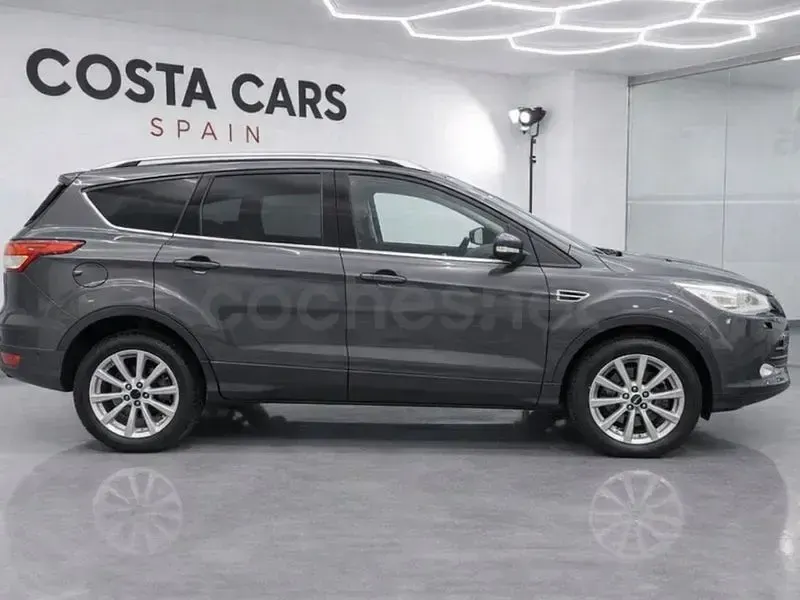 Usado Ford Kuga Titanium 120 CV (88 kW) 2016 Gris / plata SUV