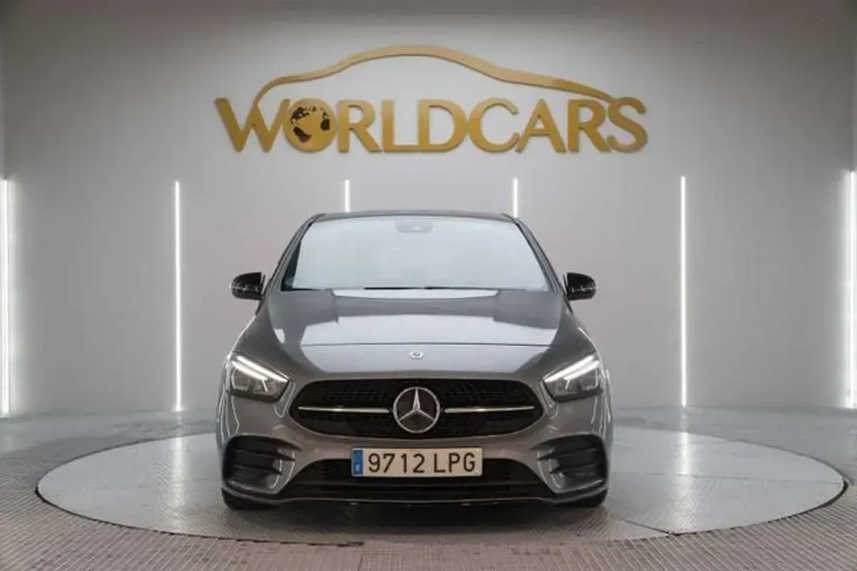 Usado Mercedes B200 150 CV (110 kW) 2021 Gris Monovolumen