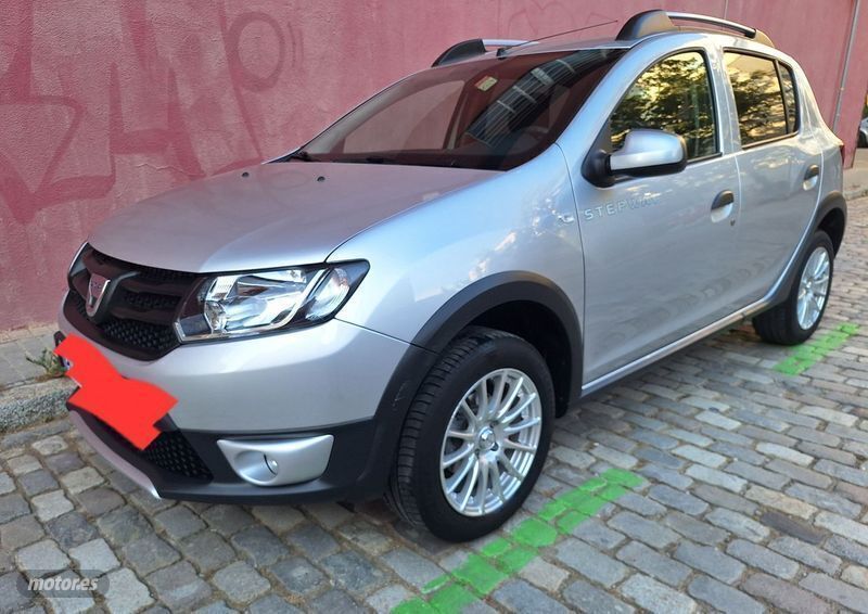 Gris Usado 2015 Dacia Sandero Stepway Utilitario | 9500 € (Precio justo) - Imagen 1/4