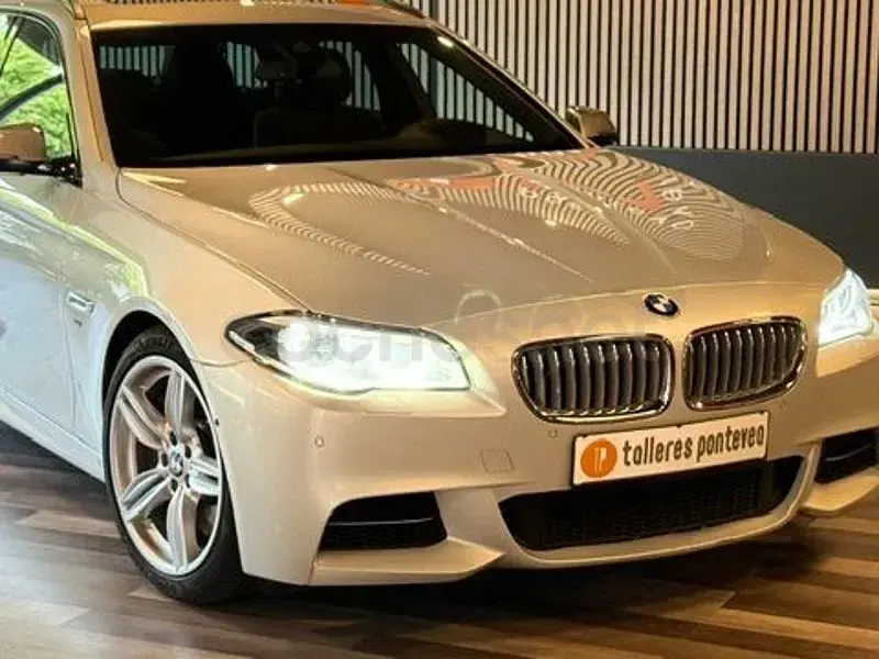 Usado BMW M550 Sport Line 381 CV (280 kW) 2017 Gris / plata Berlina