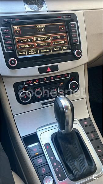 Azul Usado 2011 VW Passat Highline Berlina | 11.000 € (Precio justo) - Imagen 1/4