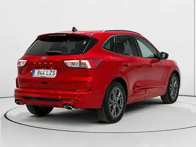 Usado Ford Kuga ST-Line 150 CV (110 kW) 2022 Rojo SUV