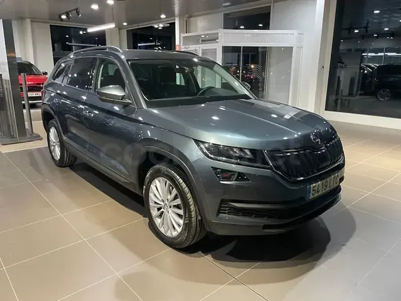 Käytetty Skoda Kodiaq Style 150 HP (110 kW) 2021 Harmaa Katumaasturi
