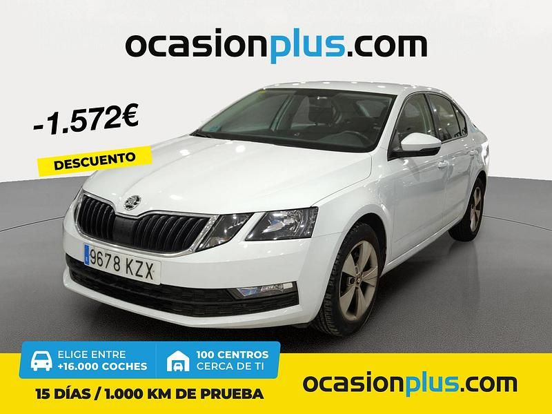 Blanco Usado 2019 Skoda Octavia Berlina | 17.300 € (Un poco caro) - Imagen 1/4