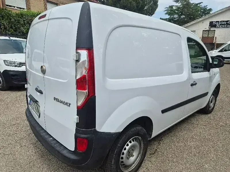 Usado Renault Kangoo 75 CV (55 kW) 2019 Blanco Monovolumen