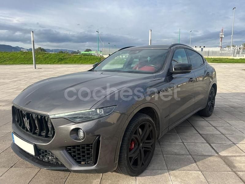 Usado Maserati Levante 350 CV (257 kW) 2019 Gris / plata SUV
