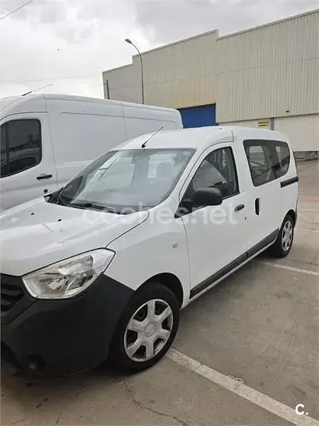 Usado Dacia Dokker 90 CV (66 kW) 2015 Blanco Monovolumen