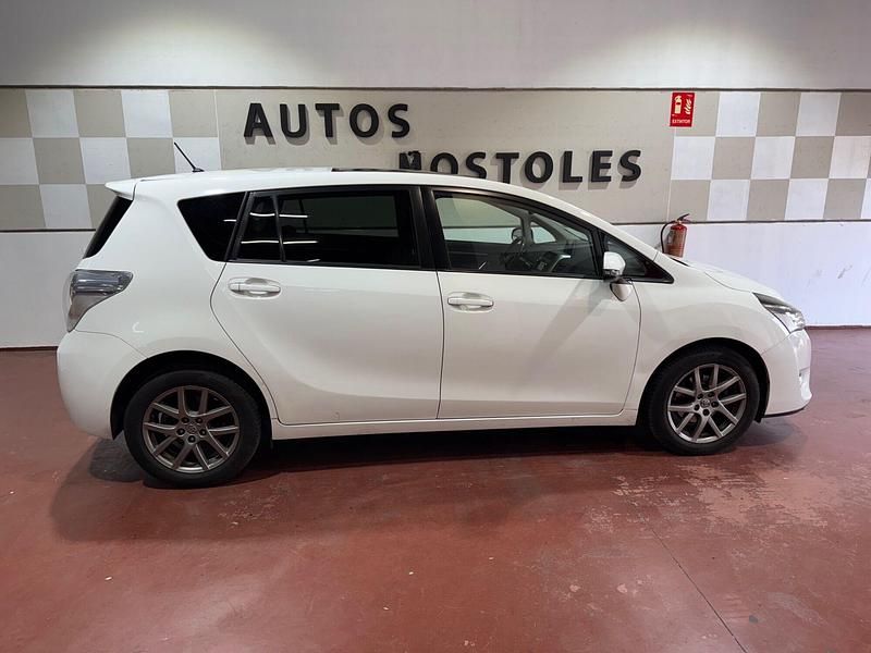 Usado Toyota Verso Comfort 112 CV (82 kW) 2015 Blanco Monovolumen