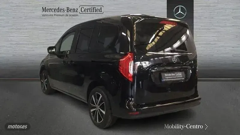 Usado Mercedes T180 115 CV (84 kW) 2024 Negro Monovolumen