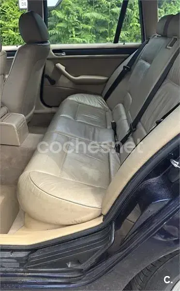 Usado BMW 320 150 CV (110 kW) 2003 Azul Familiar