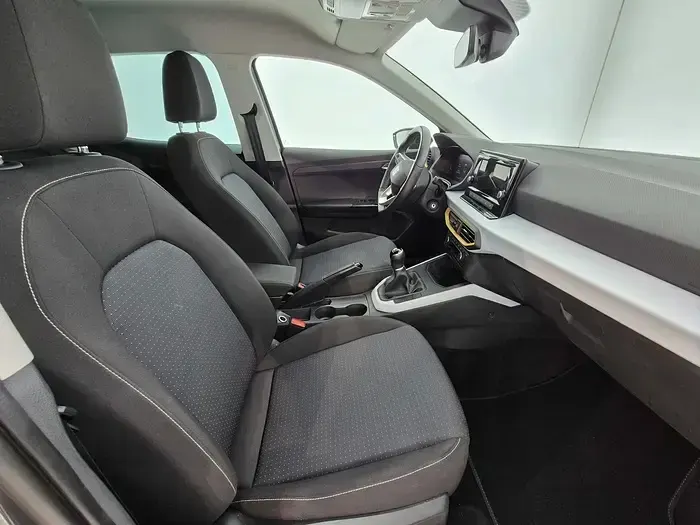 Usado Seat Arona Style 115 CV (84 kW) 2025 Gris / plata SUV