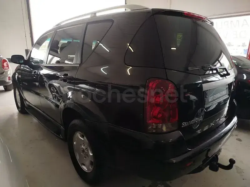 Usado SsangYong Rexton 165 CV (121 kW) 2005 Negro SUV