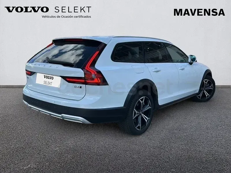 Usado Volvo V90 CC 197 CV (144 kW) 2021 Gris / plata Familiar