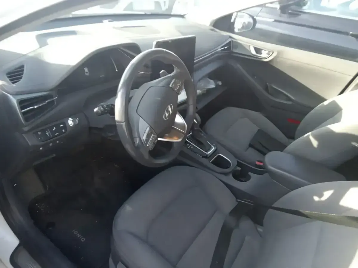 Usado Hyundai Ioniq 141 CV (103 kW) 2020 Blanco Utilitario