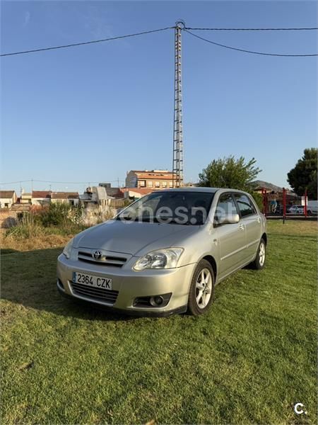 Gris / plata Usado 2004 Toyota Corolla Terra Berlina | 3000 € (Precio justo) - Imagen 1/4