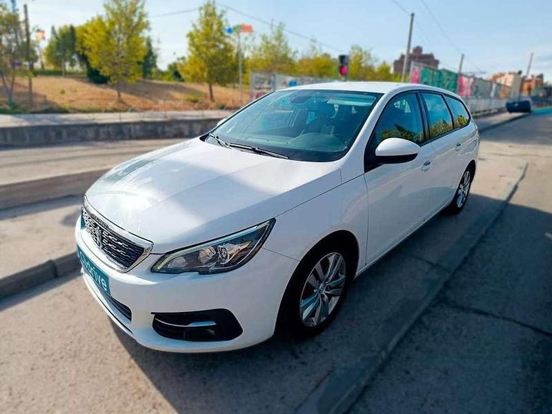 Używany Peugeot 308 SW Active 130 KM (95 kW) 2020 Biały Kombi