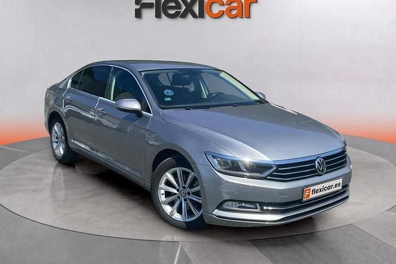 Gris Usado 2019 VW Passat Advance Berlina | 16.370 € (Buen precio) - Imagen 1/4