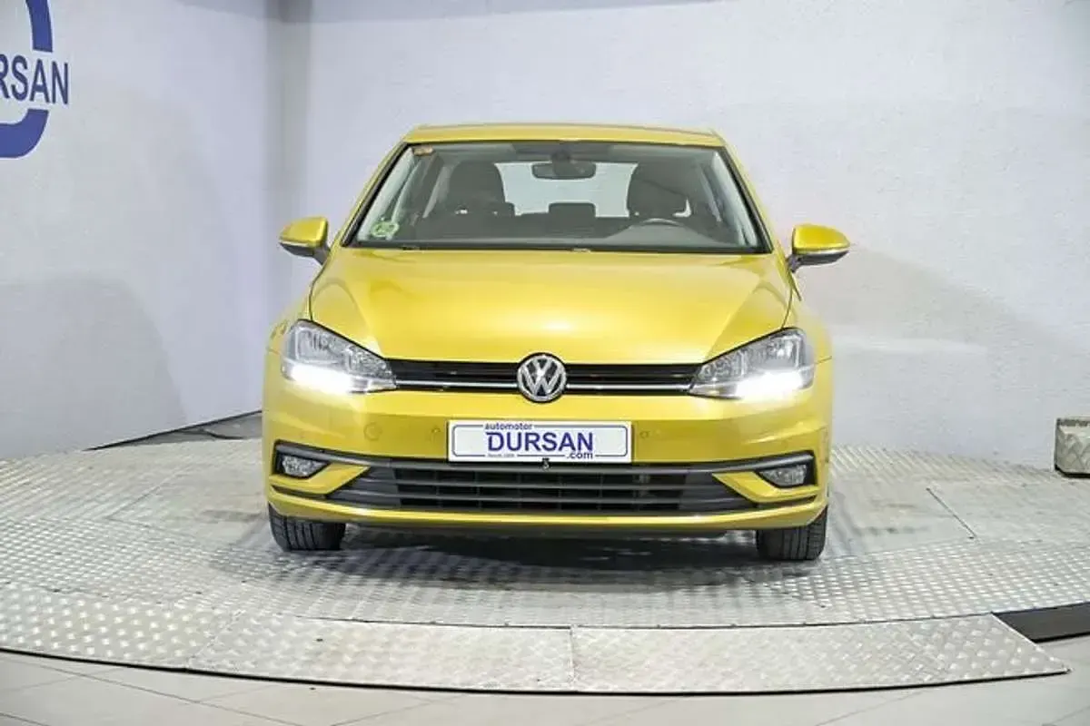 Usado VW Golf VII Advance 110 CV (80 kW) 2017 Marrón Utilitario