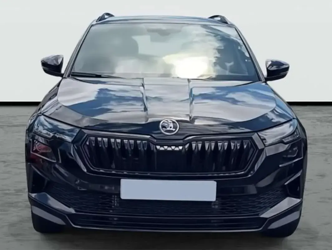 Usado Skoda 110 R SportLine 150 CV (110 kW) 2026 Negro Berlina