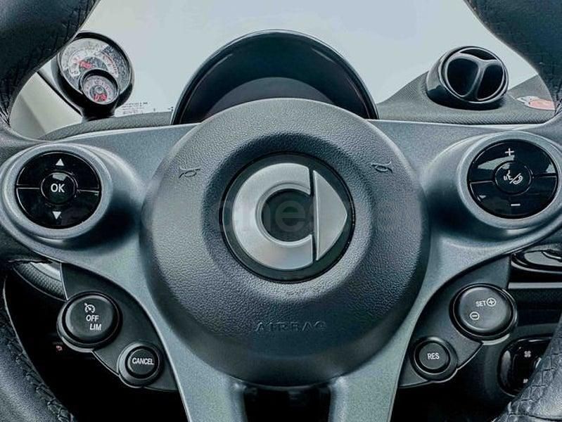 Usado Smart ForFour Basis 90 CV (66 kW) 2019 Gris / plata Utilitario