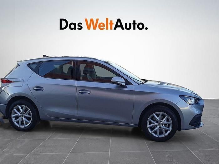Usado Seat Leon Style 110 CV (80 kW) 2024 Gris / plata Berlina