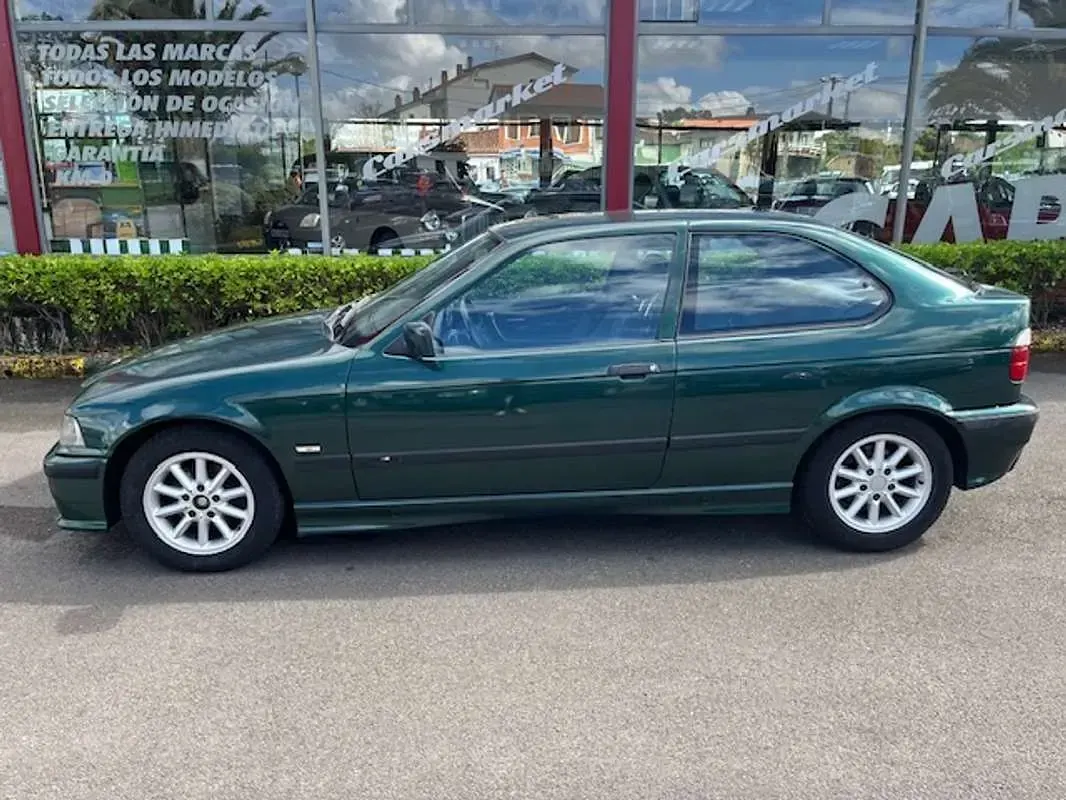 Usado BMW 318 90 CV (66 kW) 1999 Verde Berlina