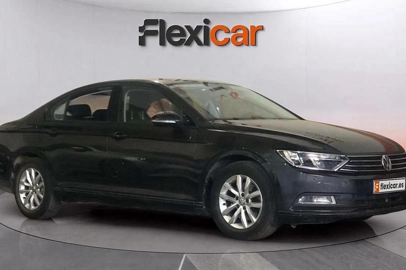 Gris Usado 2017 VW Passat Advance Berlina | 13.990 € (Buen precio) - Imagen 1/4