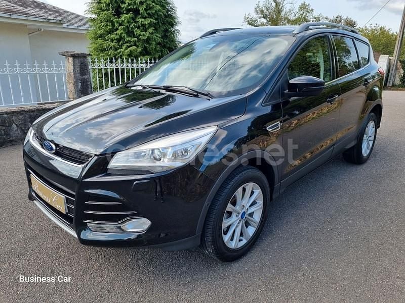 Negro Usado 2015 Ford Kuga Titanium SUV | 10.900 € (Precio justo) - Imagen 1/4