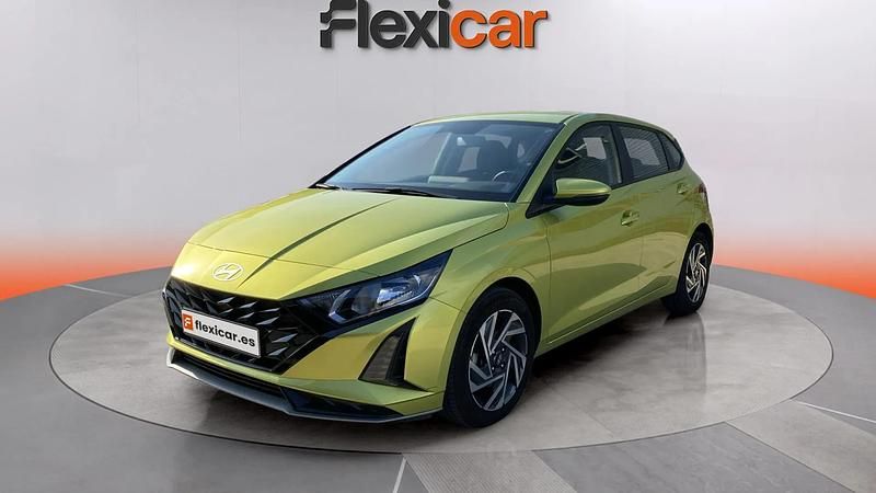 Usado Hyundai i20 101 CV (74 kW) 2024 Verde Utilitario